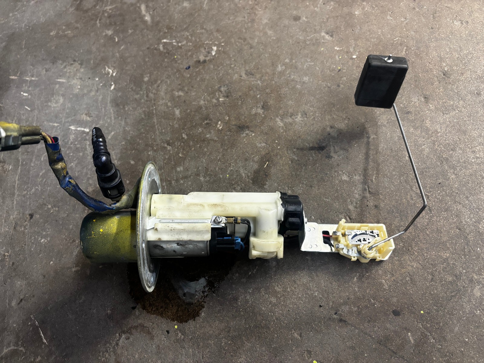 Suzuki Hayabusa GSX1300R Fuel Pump Sending Unit Sender 24k OEM  2008-2020