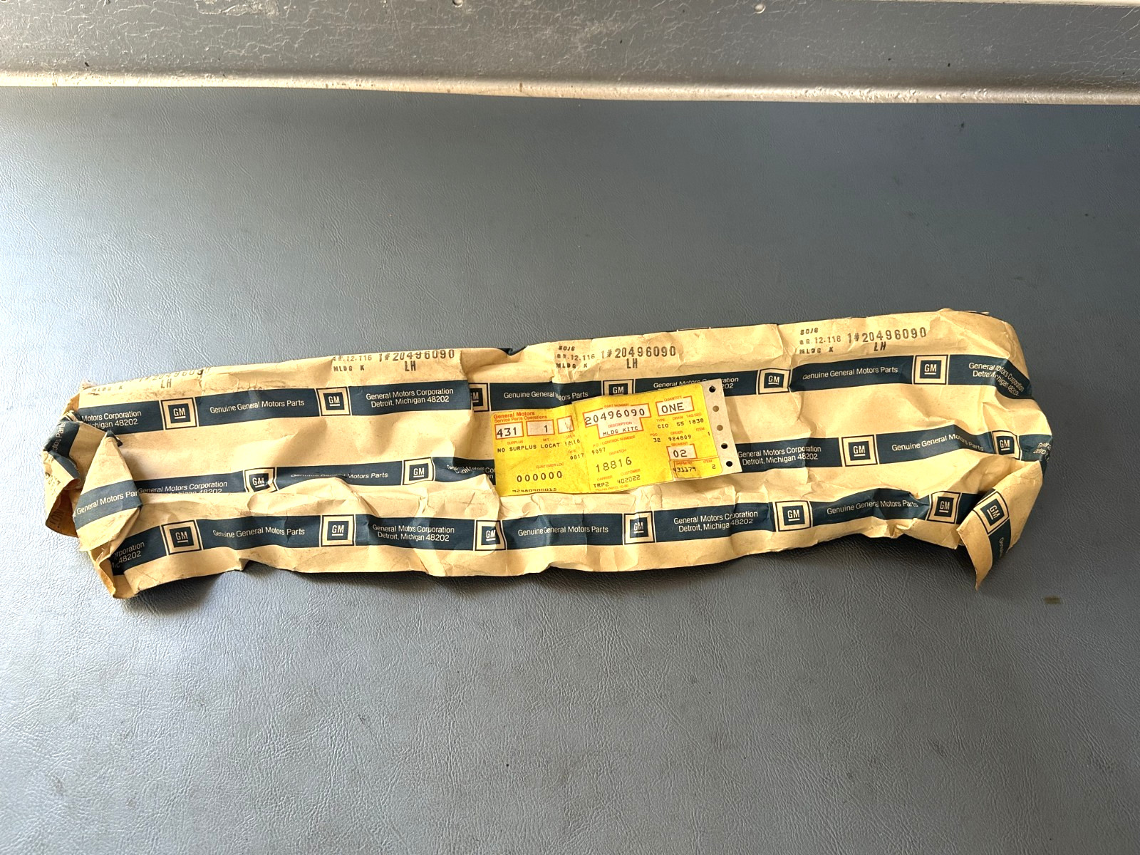 GM OEM NOS 20496090 LH Quarter Panel Molding 1982-1987 Pontiac Grand Prix GM OEM NOS 20496090 LH Quarter Panel Molding 1982-1987 Pontiac Grand Prix