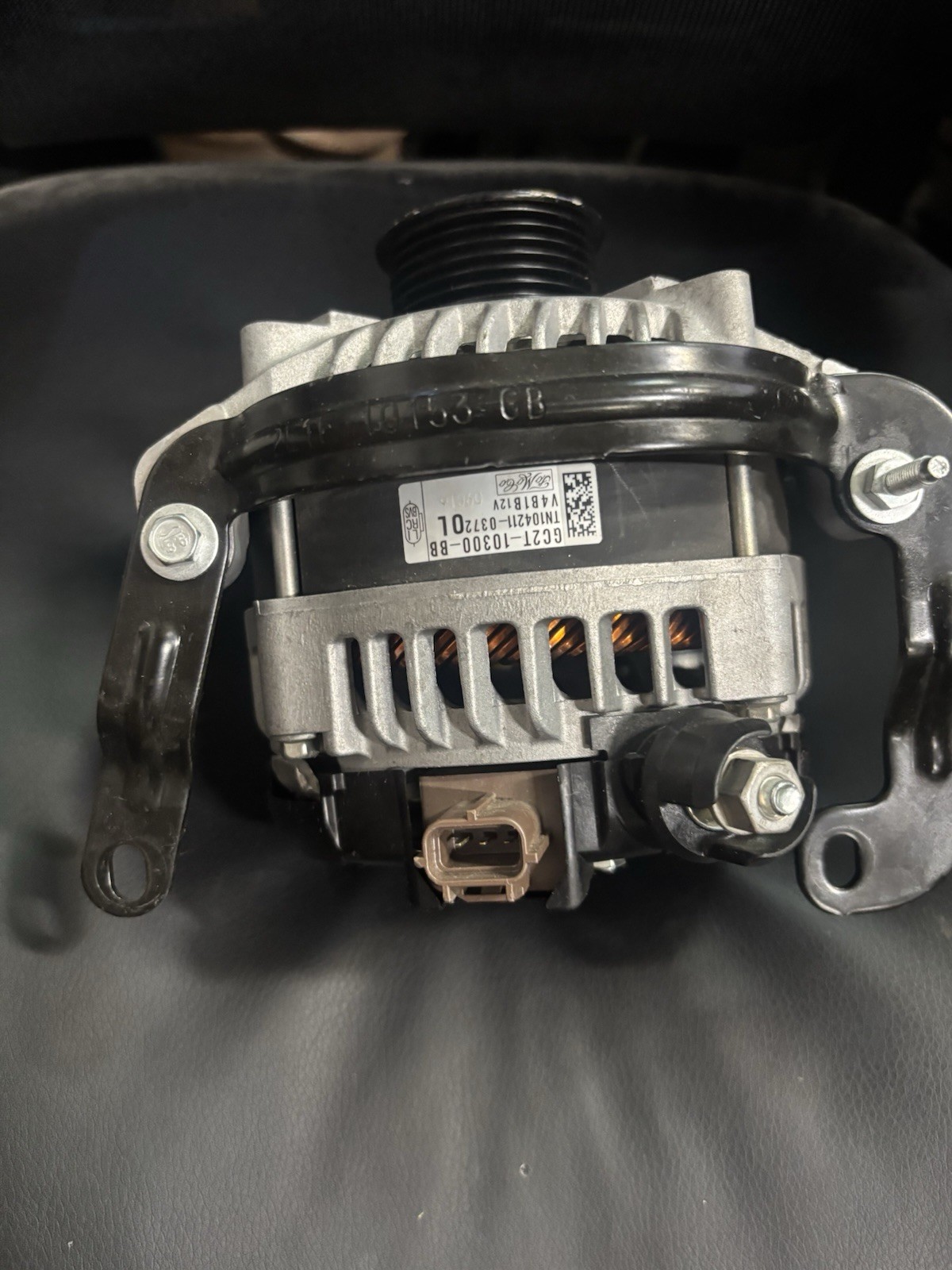 300AMP REMAN OEM ALTERNATOR FOR FORD E-SERIES VAN E-250 E-350 6.8L V10 5.4L V8 300AMP REMAN OEM ALTERNATOR FOR FORD E-SERIES VAN E-250 E-350 6.8L V10 5.4L V8