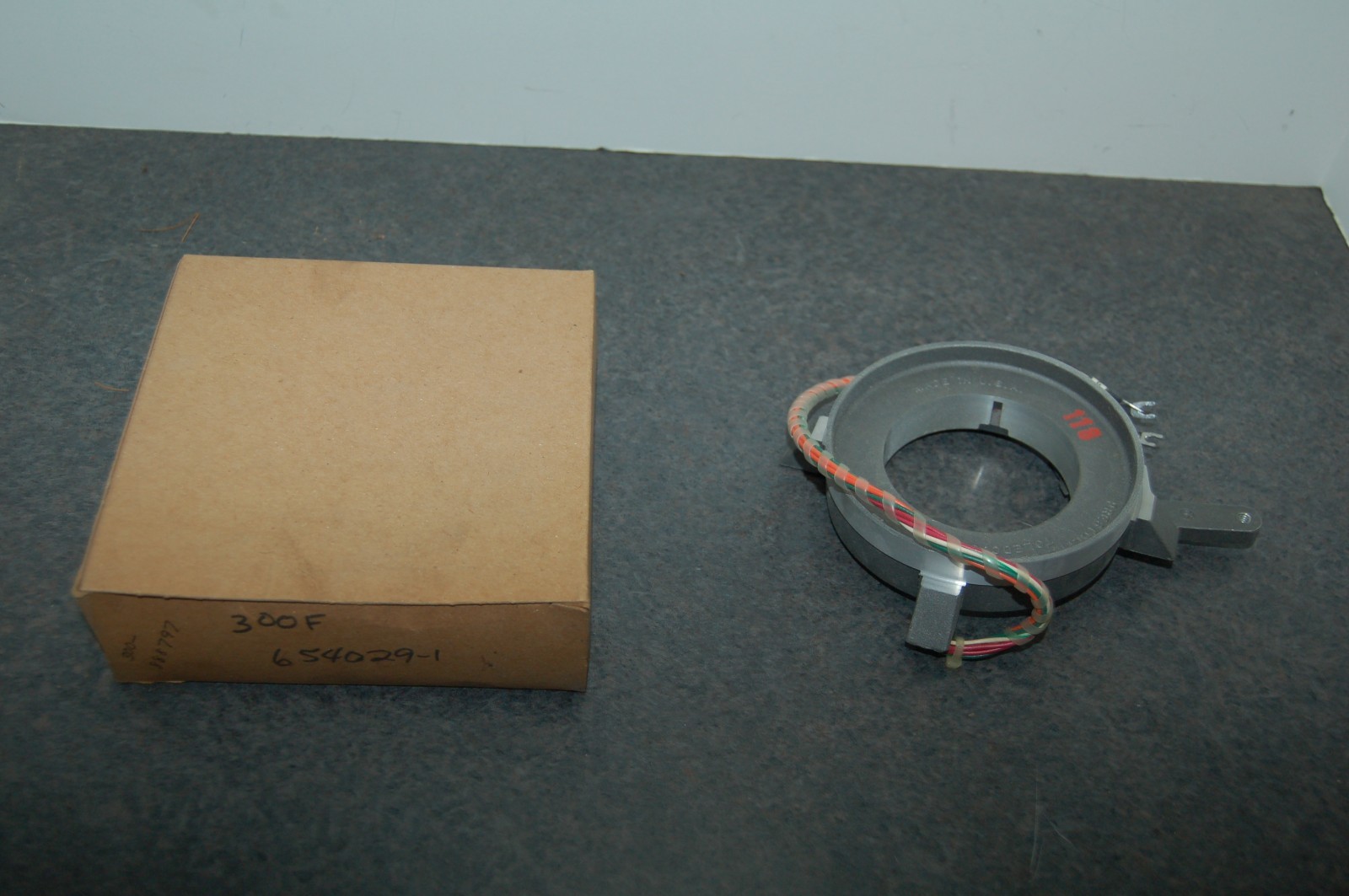 NOS GENUINE MERCURY QUICKSILVER 300-F654029-1 TRIGGER ASM ECL COM OEM 125HP NOS GENUINE MERCURY QUICKSILVER 300-F654029-1 TRIGGER ASM ECL COM OEM 125HP