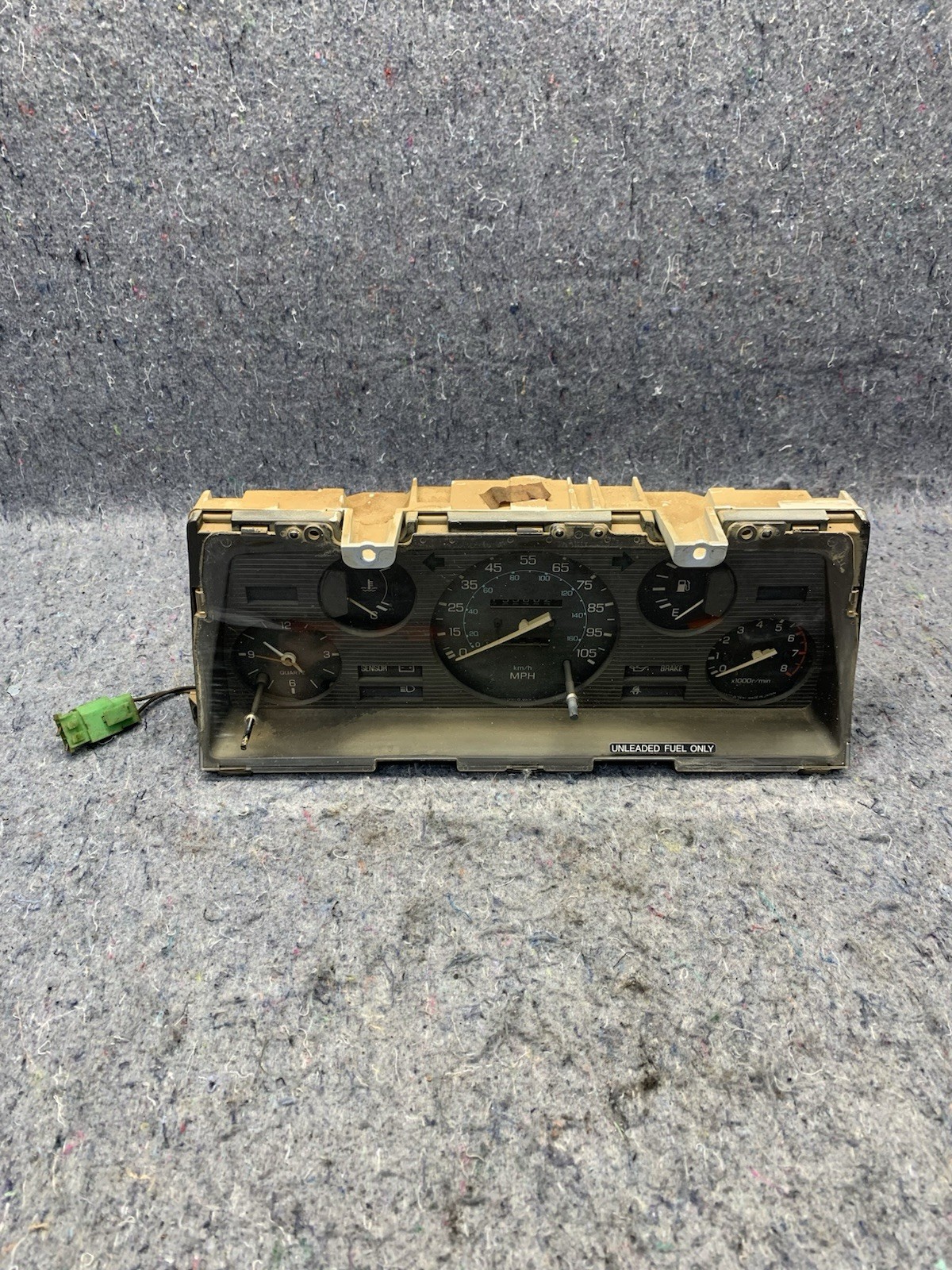 83-86 Nissan Datsun 720 PU Truck Pickup Speedometer Gauge Cluster 105 MPH OEM 83-86 Nissan Datsun 720 PU Truck Pickup Speedometer Gauge Cluster 105 MPH OEM