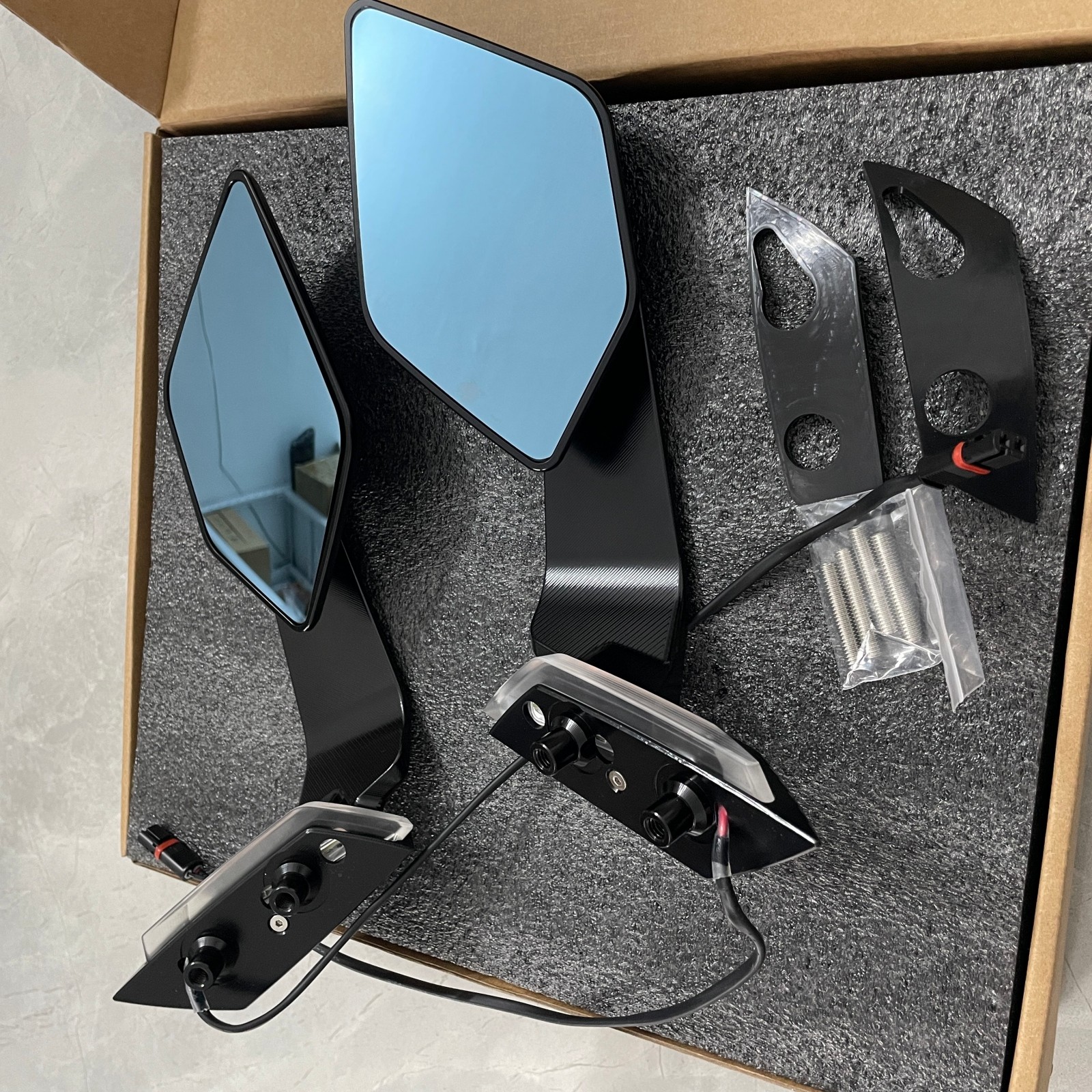 For Ducati Panigale V2 PANIGALE V4 Rearview Mirrors With Turn Signals LED lights For Ducati Panigale V2 PANIGALE V4 Rearview Mirrors With Turn Signals LED lights