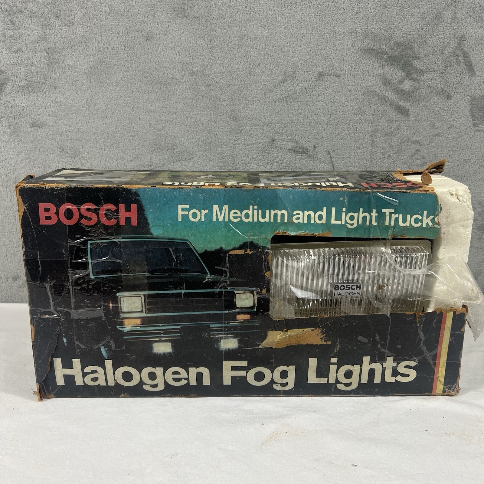 Vintage Bosch Touring Halogen Clear Fog Lights For Medium & Light Trucks 22650 Vintage Bosch Touring Halogen Clear Fog Lights For Medium & Light Trucks 22650