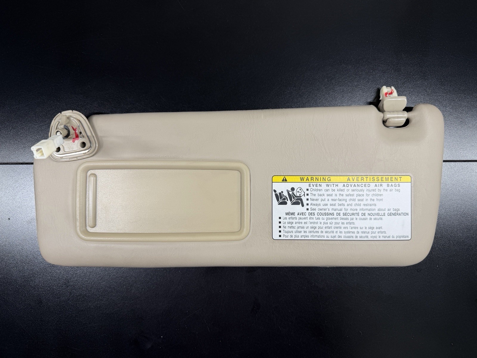 2001-2007 Toyota Highlander Sun Visor LH Driver Side With Mirror Lighted Tan 2001-2007 Toyota Highlander Sun Visor LH Driver Side With Mirror Lighted Tan