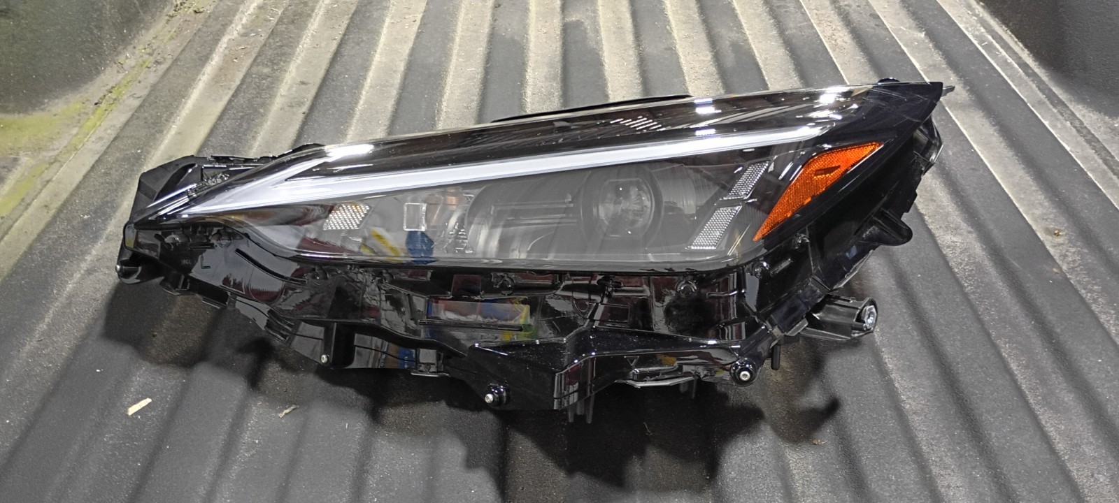 2022-25 Lexus NX250 NX350 LED Head light Left Drivers side OEM 81150-F6011  E5