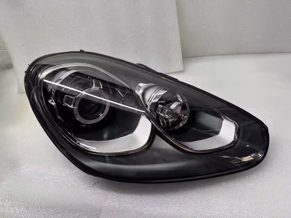 2015 2016 2017 2018 Porsche Cayenne RH Right Headlight HID AFS Adaptive 2015 2016 2017 2018 Porsche Cayenne RH Right Headlight HID AFS Adaptive