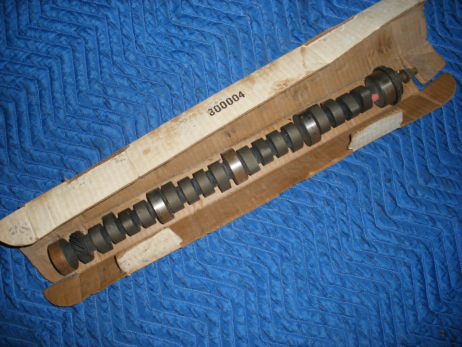 VINTAGE ORIGINAL OEM 1960s-1980s OLDS CHEVY 350 V8 CAMSHAFT MC707 818 NOS IN BOX
