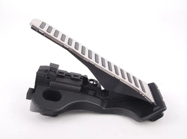 NEW AUDI R8 SPYDER 42 ACCELERATOR PEDAL LHD 1K1721503AN ORIGINAL 1K1-721-503-AN NEW AUDI R8 SPYDER 42 ACCELERATOR PEDAL LHD 1K1721503AN ORIGINAL 1K1-721-503-AN
