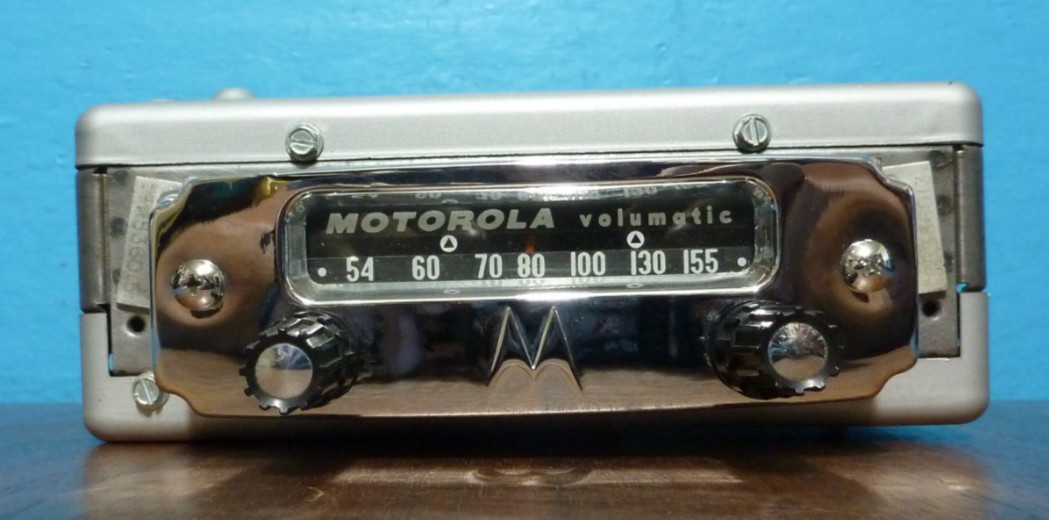 Vintage 1950's Motorola BIG M Volumatic Radio for VW Vintage 1950's Motorola BIG M Volumatic Radio for VW