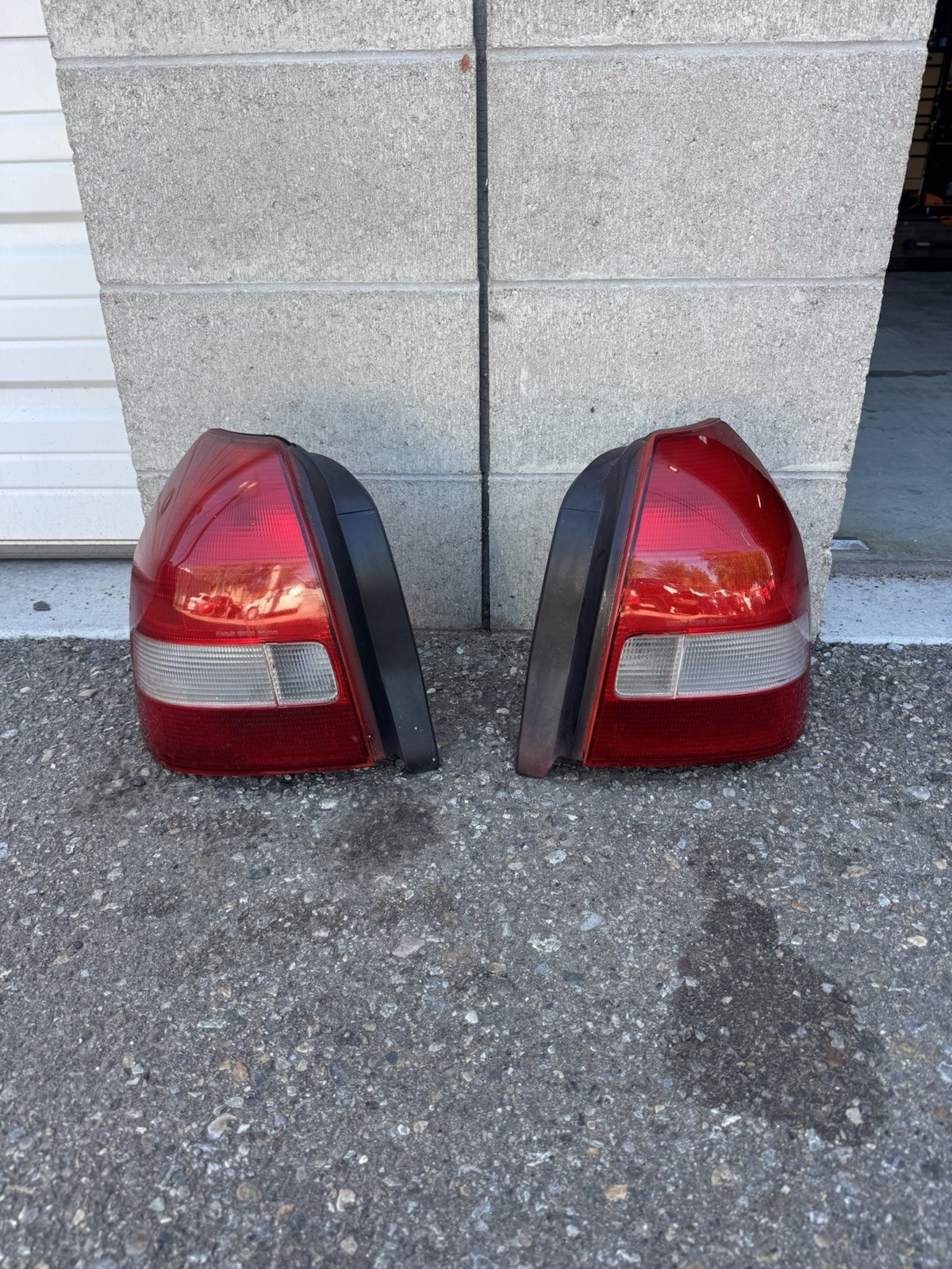 96 97 98 99 00 Honda Civic Hatchback Both Taillight Brake Light Assembly 96 97 98 99 00 Honda Civic Hatchback Both Taillight Brake Light Assembly