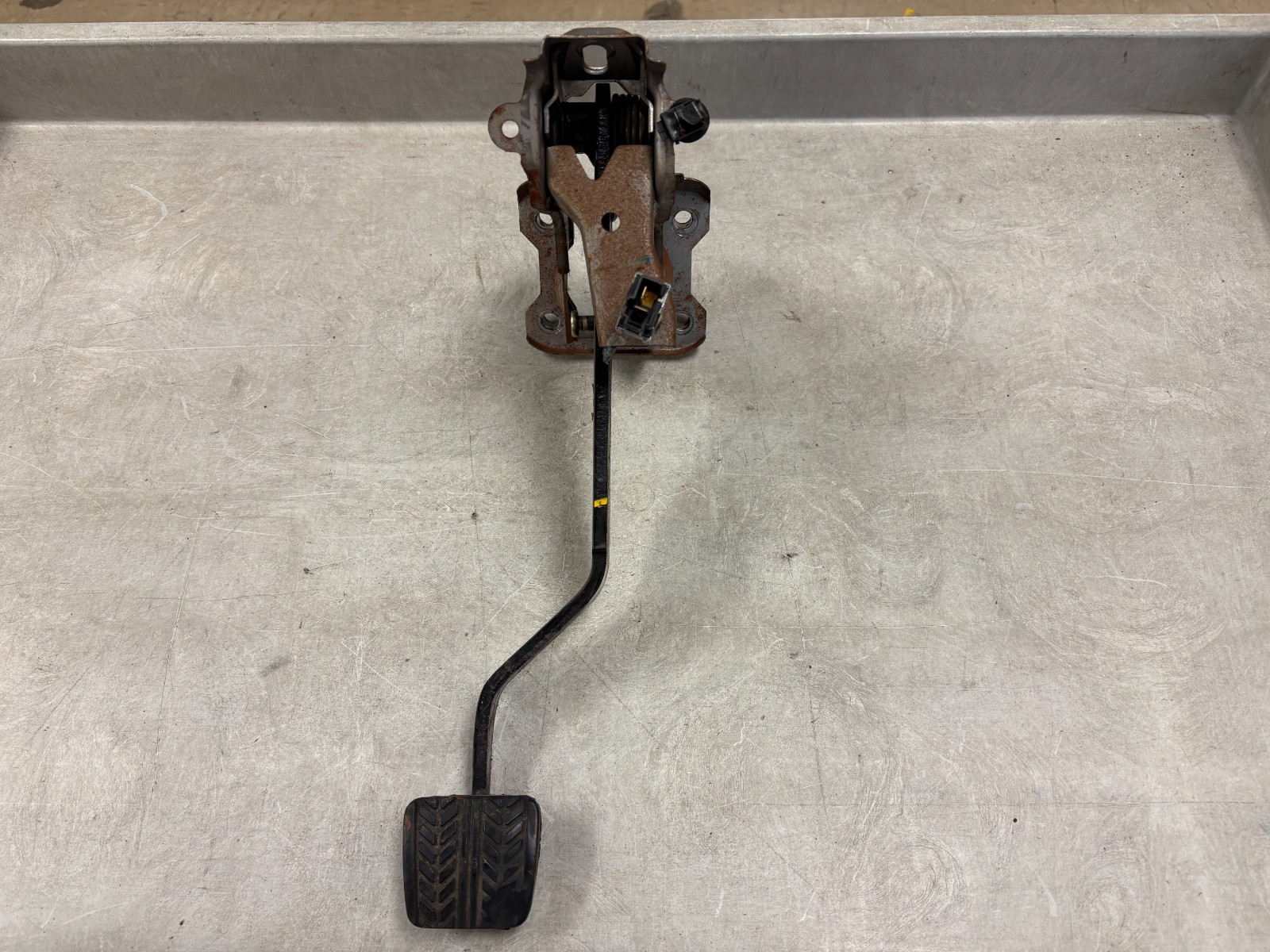 2001-2003 Mazda Protégé Manual Brake Pedal Assembly
