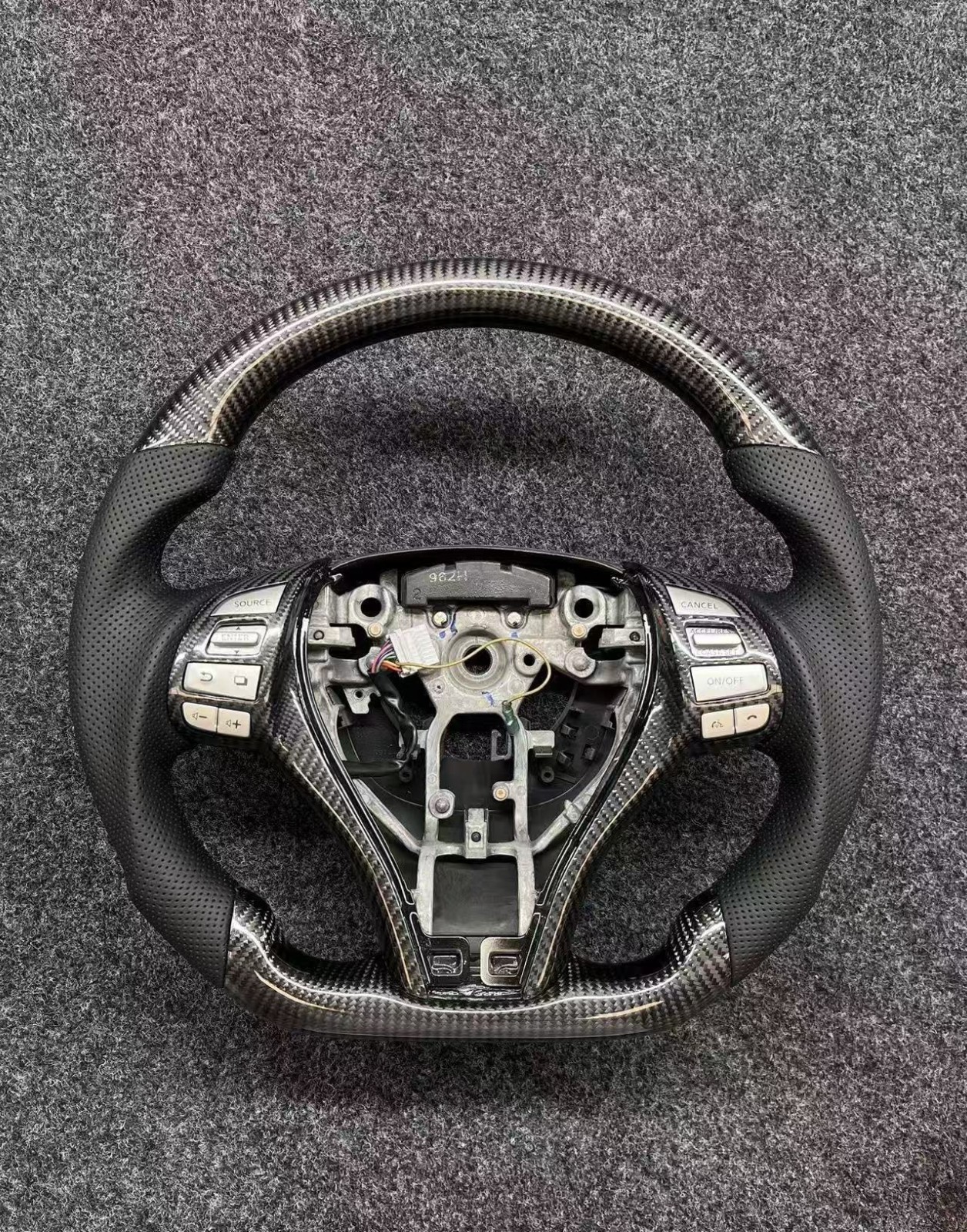 PUREYEMAN Carbon Fiber Steering Wheel For Nissan Altima 2013-2018 OLD TO NEW