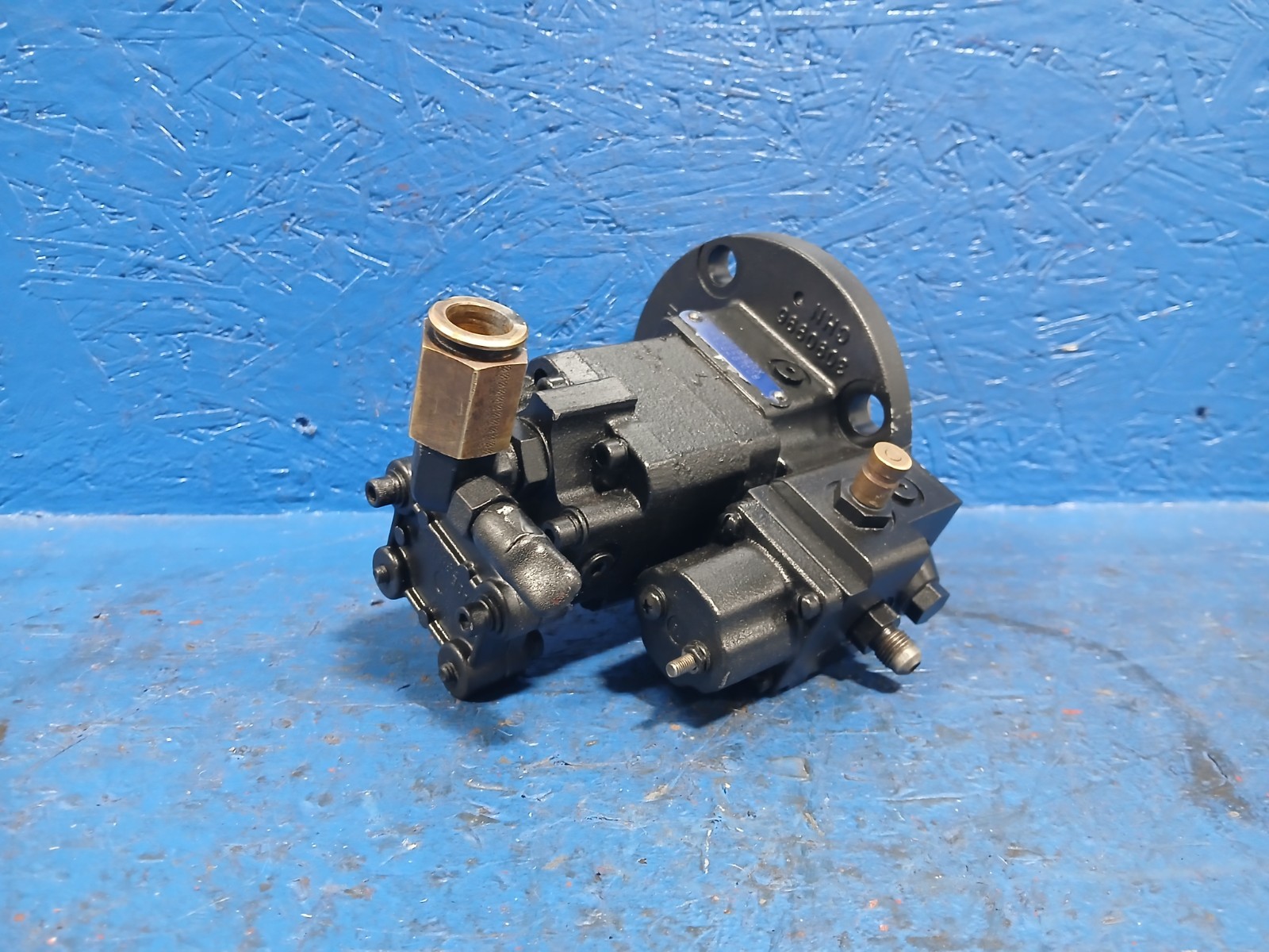 1X CUMMINS ISM N14 CELECT + M11 FUEL PUMP 3090942RX / 3090996 / 3408421 - 53383