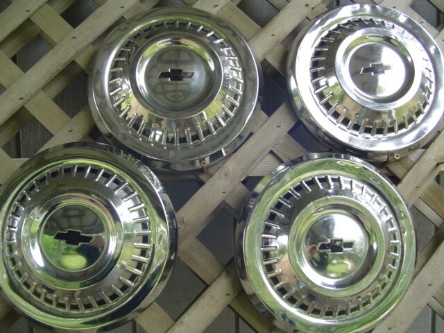 VINTAGE 1964 65 CHEVROLET IMPALA BELIAR CHEVELLE NOVA NOMAD HUBCAPS CENTER CAPS