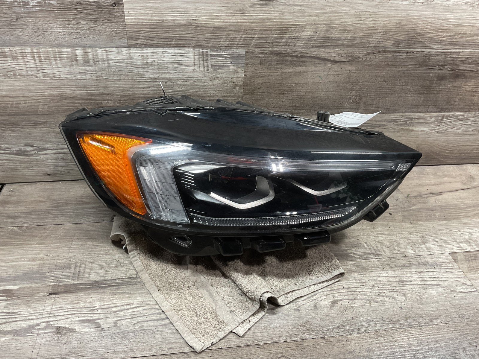USED - 2019-2024 Ford Edge R Headlamp LED - OEM