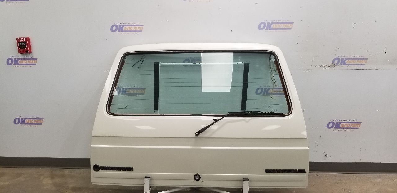 1986 VOLKSWAGEN VANAGON WESTFALIA REAR UPPER DECKLID HATCH ASSEMBLY WHITE