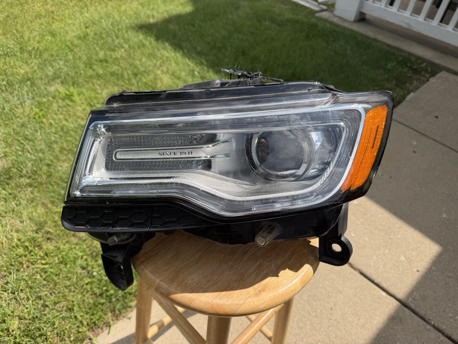 COMPLETE 2014-2016 JEEP GRAND CHEROKEE LEFT XENON NON-AFS CHROME HEADLIGHT OEM