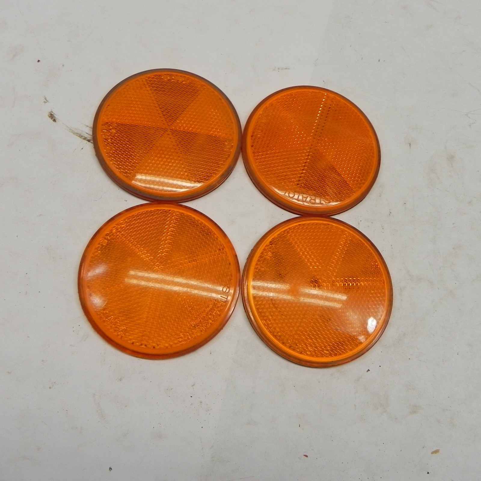 VINTAGE LOT OF 4 STRATOLITE 38-S SAE-A AMBER REFLECTOR LENSES 3-1/8\