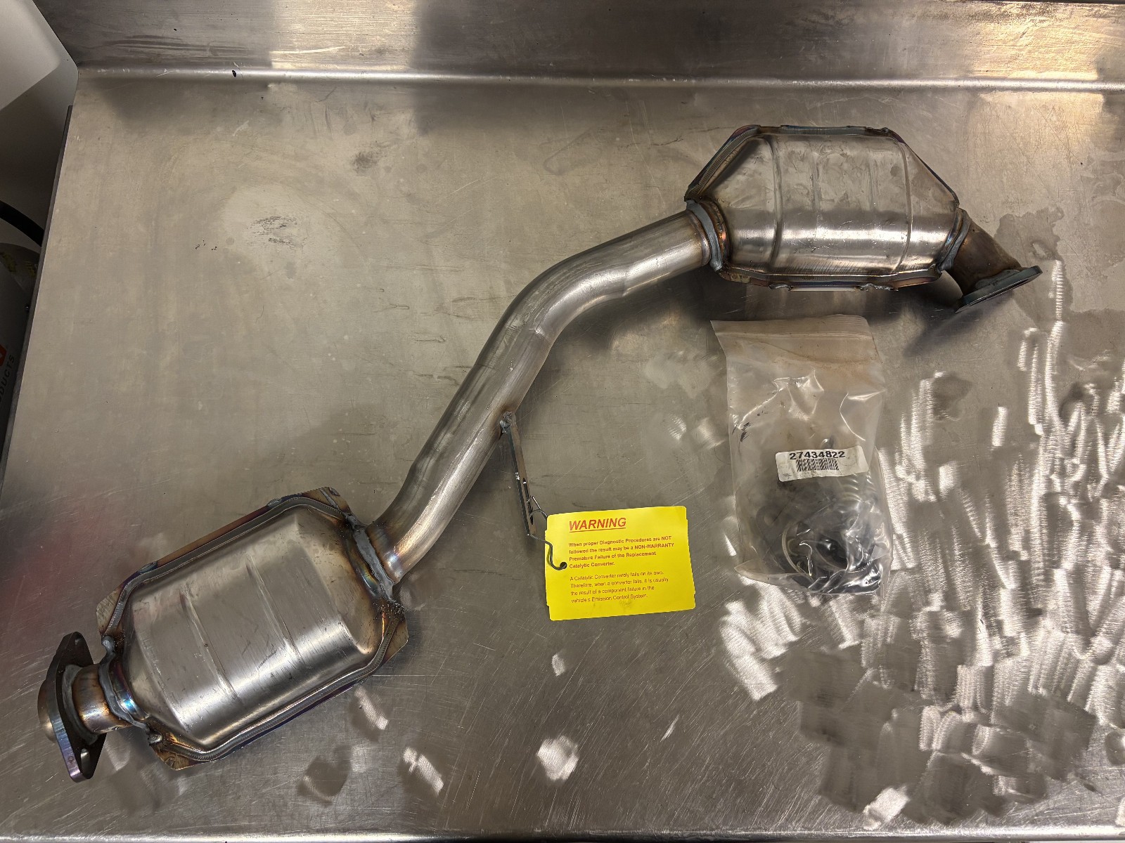 Eastern Catalytic 40237 Catalytic Converter (New, Open Box)