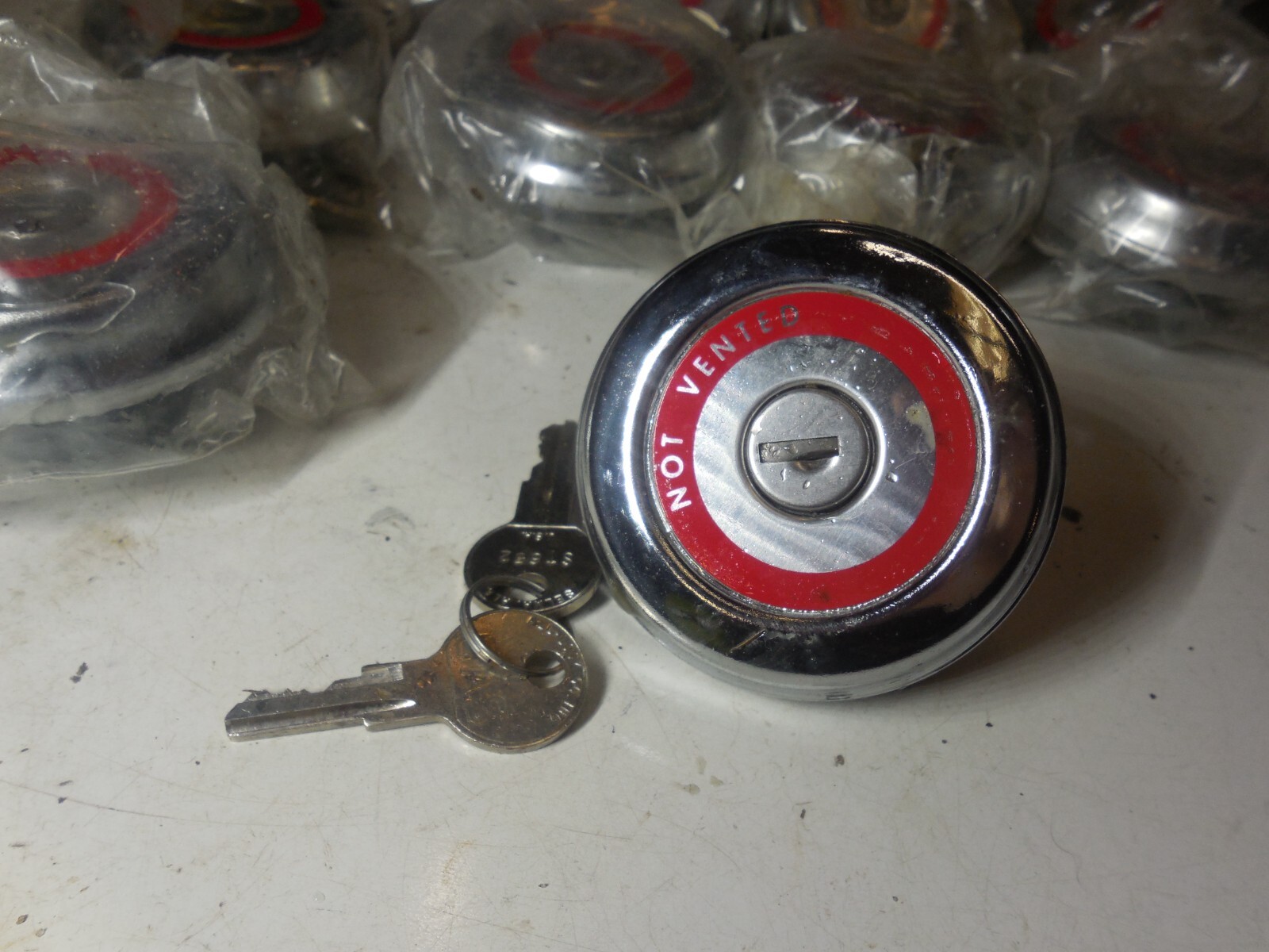 NOS Stant Locking Gas Cap G-57E Chrysler 1953-54 Ford 6 & 8 Lincoln (Set of 8)