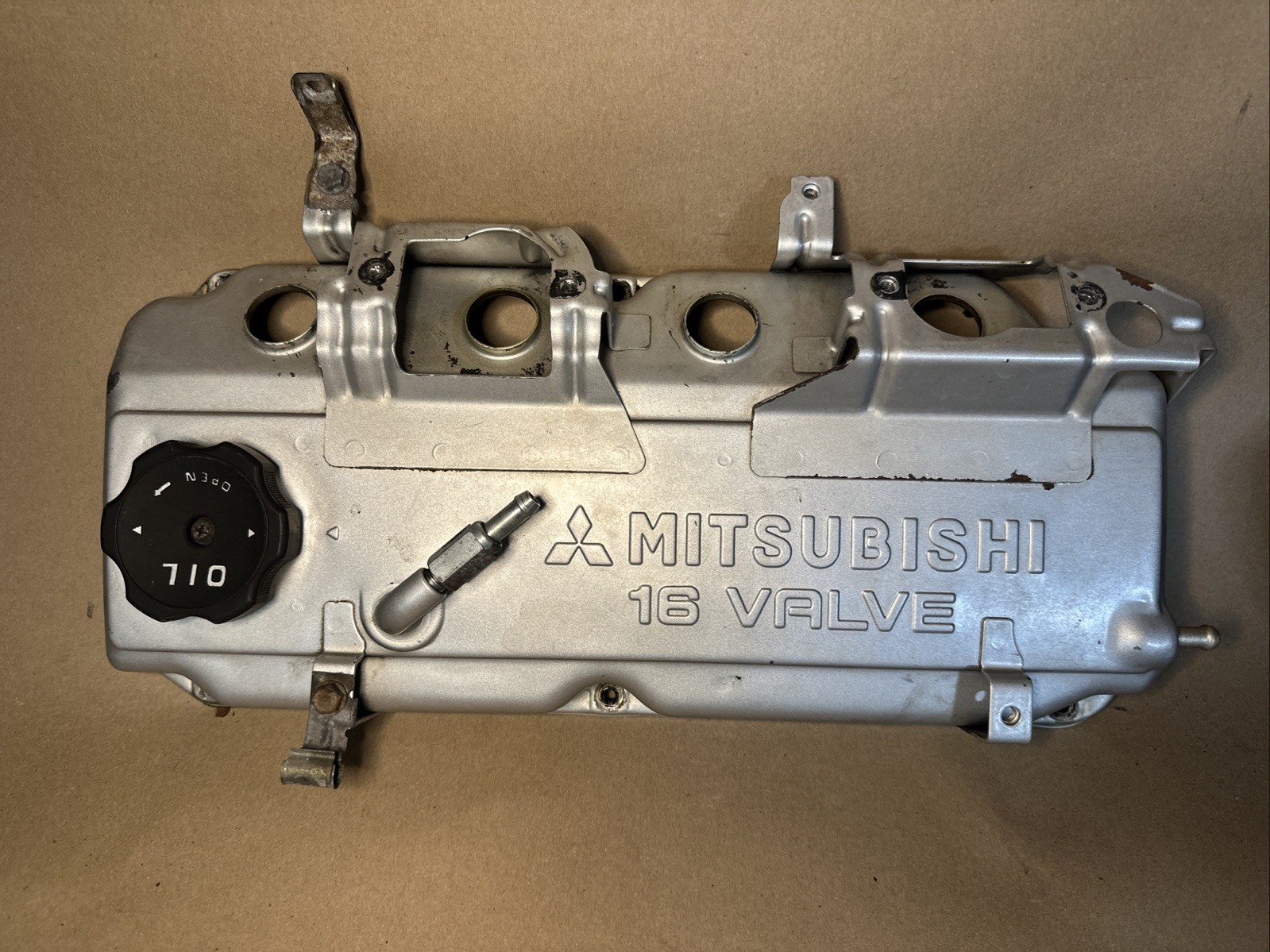 2002-2005 Mitsubishi Lancer 2.0 4 Cylinder Valve Cover 4G94 2002-2005 Mitsubishi Lancer 2.0 4 Cylinder Valve Cover 4G94