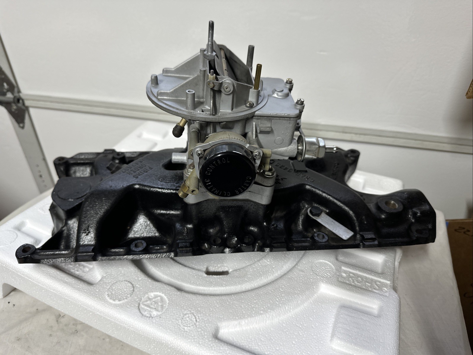 1964–65 Ford Mustang Intake Manifold C5AE‑9425‑D w/ Rebuilt Autolite Carburetor