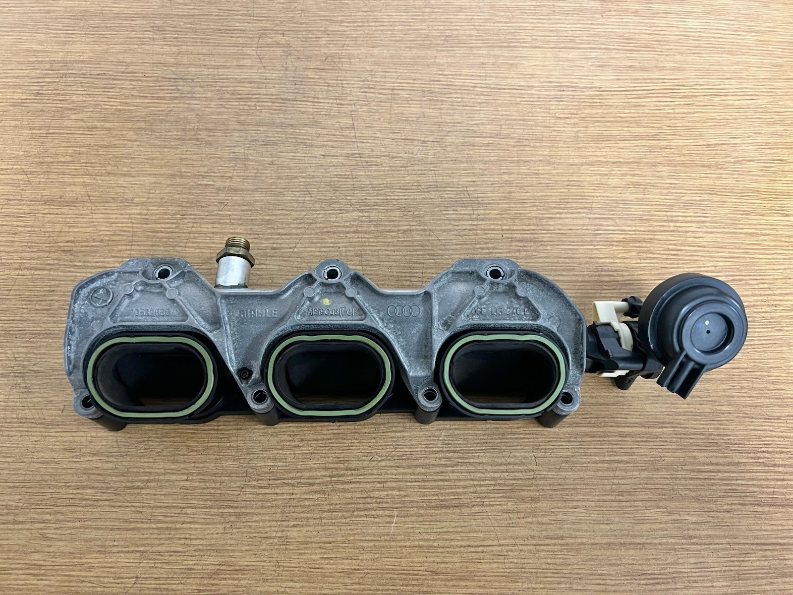 12-17 AUDI A6 A7 Q5 Q7 S5 3.0L Supercharged Right Intake Manifold 06E133340E OEM