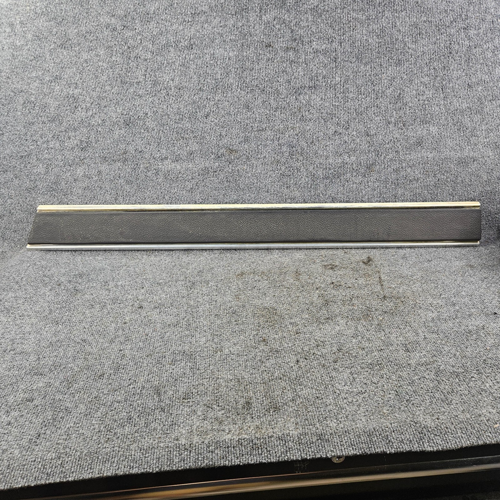 1981 - 1990 Dodge Ram D150 D250 Left Driver 8\' bed Lower Body Molding Bedside 1981 - 1990 Dodge Ram D150 D250 Left Driver 8\' bed Lower Body Molding Bedside