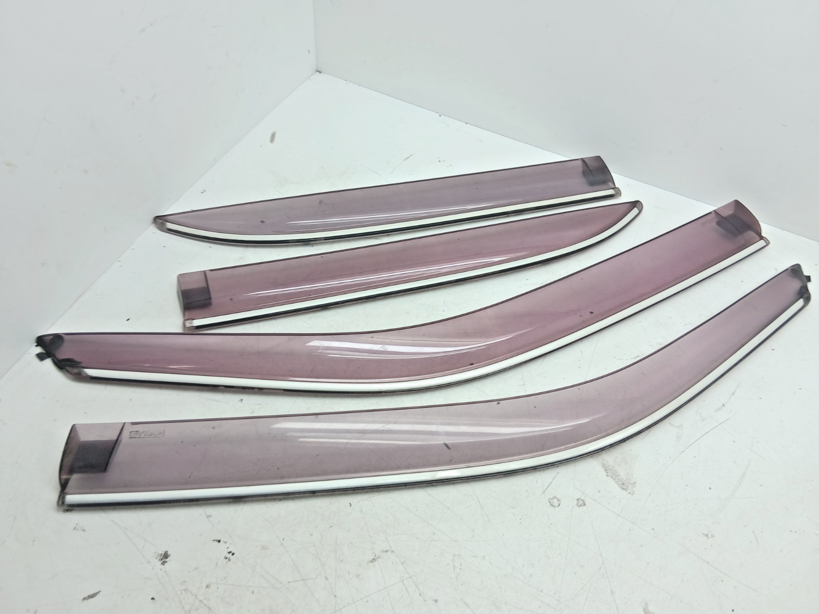 JDM NISSAN CIMA Y33 DOOR VISORS SET OEM JDM NISSAN CIMA Y33 DOOR VISORS SET OEM