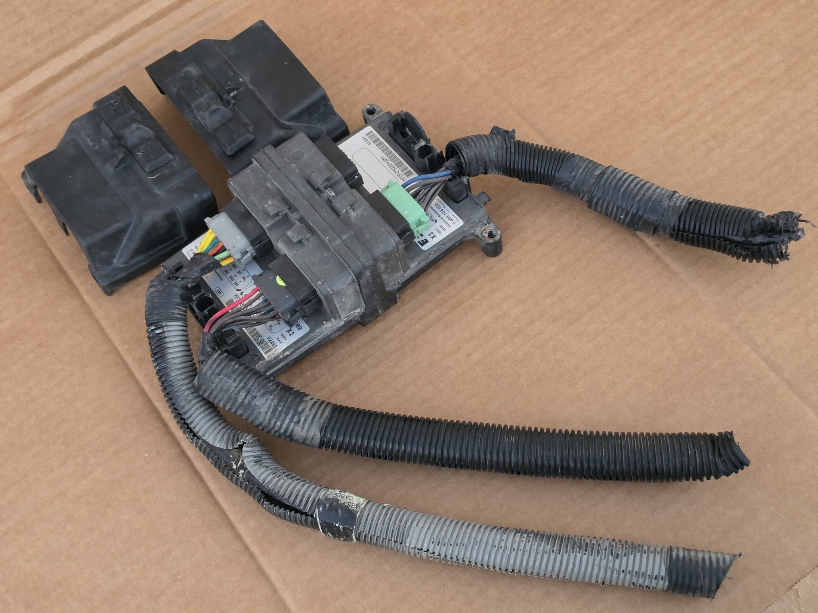 USED Eaton 300 208 Western Star 74101-3418 ABS Control Module / Plugs Monaco RV USED Eaton 300 208 Western Star 74101-3418 ABS Control Module / Plugs Monaco RV