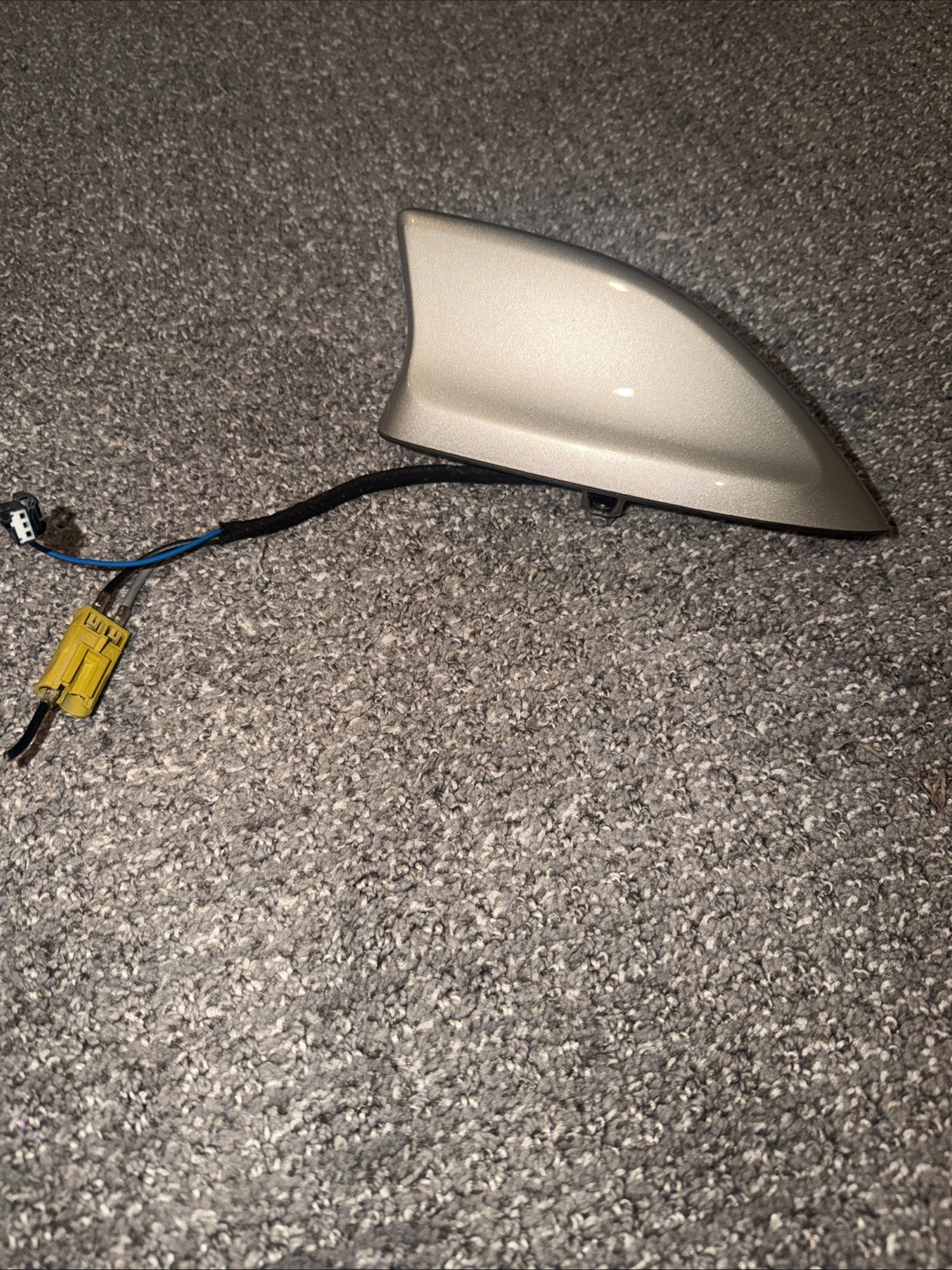 2015-2019 Ford Edge Explorer Shark Fin Antenna OEM Ft4t-19g461-ac5hqh Oem 2015-2019 Ford Edge Explorer Shark Fin Antenna OEM Ft4t-19g461-ac5hqh Oem