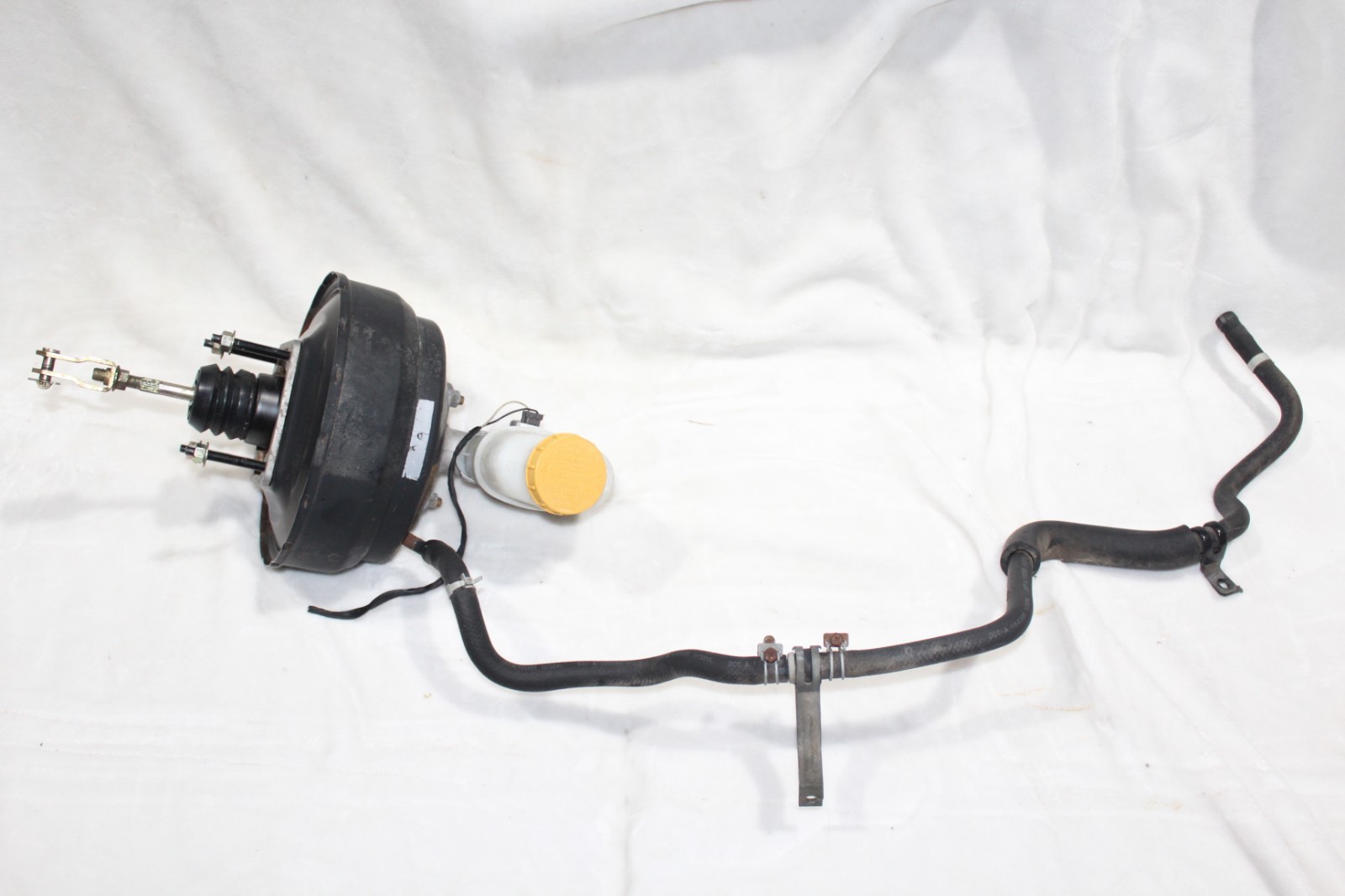 95-97 Nissan HARDBODY D21 BRAKE Booster MASTER Cylinder Reservoir Assembly CLEAN 95-97 Nissan HARDBODY D21 BRAKE Booster MASTER Cylinder Reservoir Assembly CLEAN