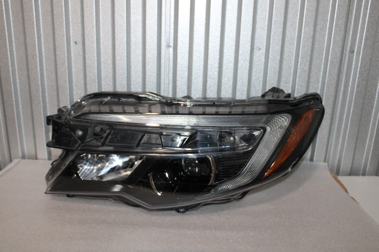 1999-2000 BMW 5 Series E39 Sport Xenon Left/Driver Headlight Complete OEM #76