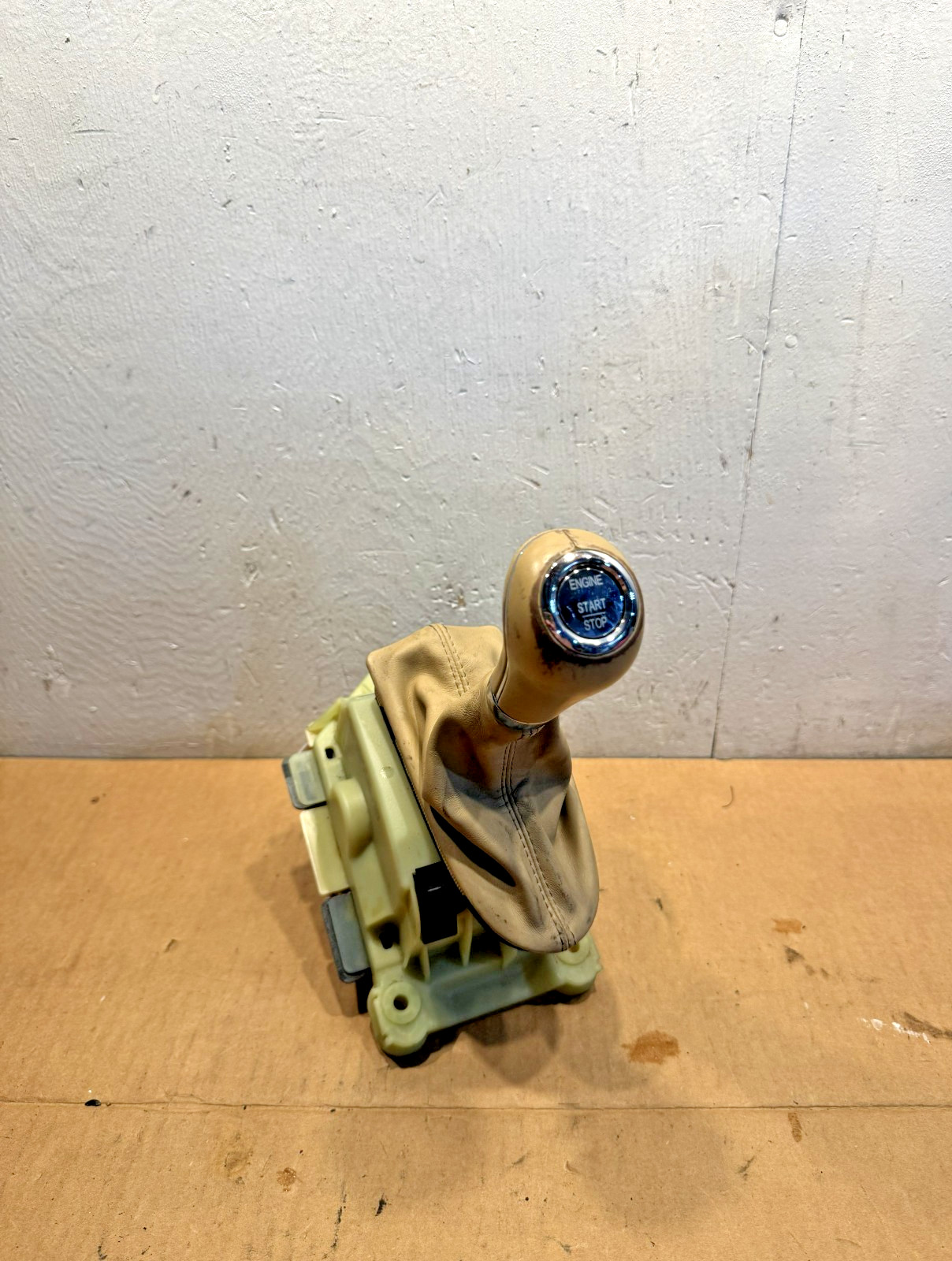 03-09 MERCEDES W211 CLS550 E350 E550 FLOOR GEAR SELECTOR SHIFTER A2112674824 OEM 03-09 MERCEDES W211 CLS550 E350 E550 FLOOR GEAR SELECTOR SHIFTER A2112674824 OEM
