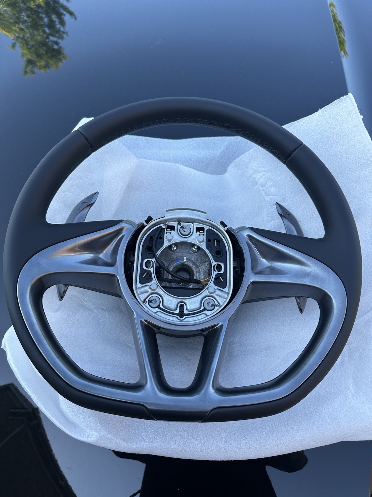 OEM Brand New McLaren 720s 750 Steering Wheel With Extended Paddle Shift OEM Brand New McLaren 720s 750 Steering Wheel With Extended Paddle Shift