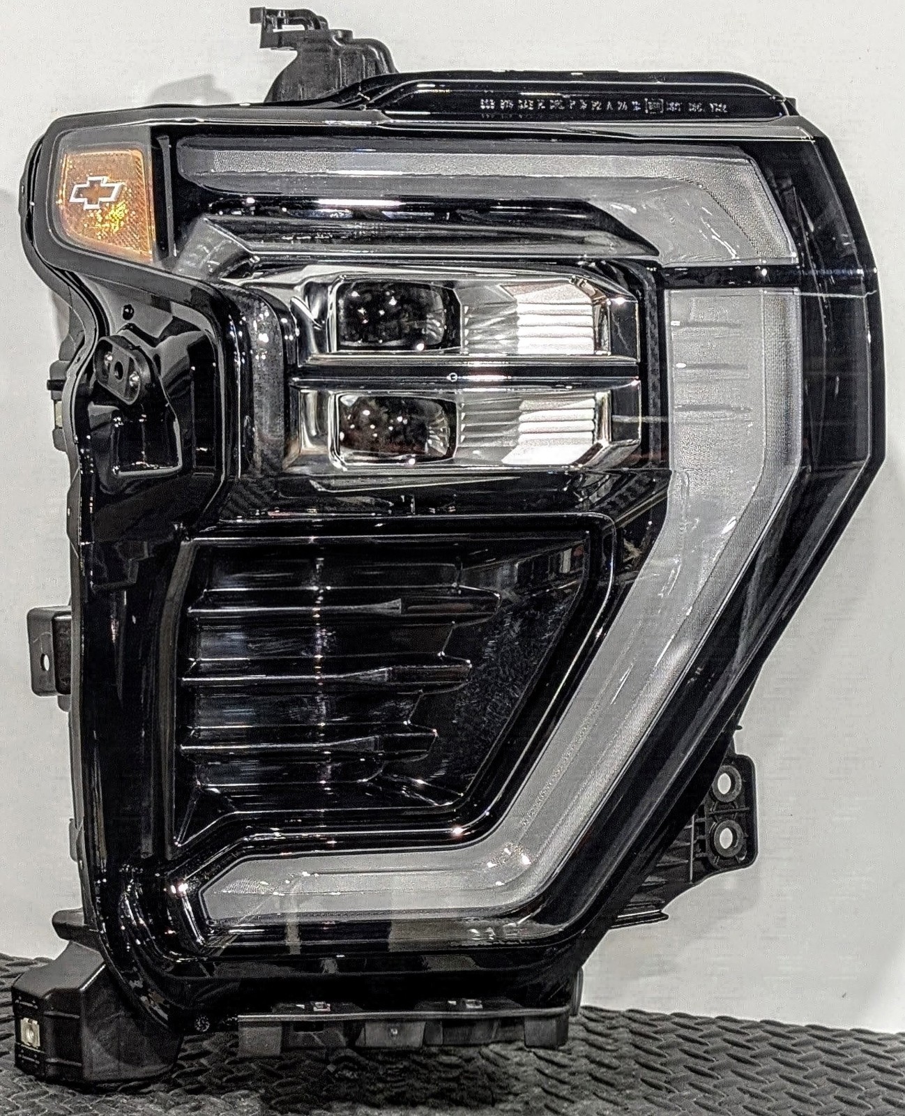 OEM 2024-2026 Chevrolet Silverado 2500 3500 Right Headlight LED COMPLETE MINT 