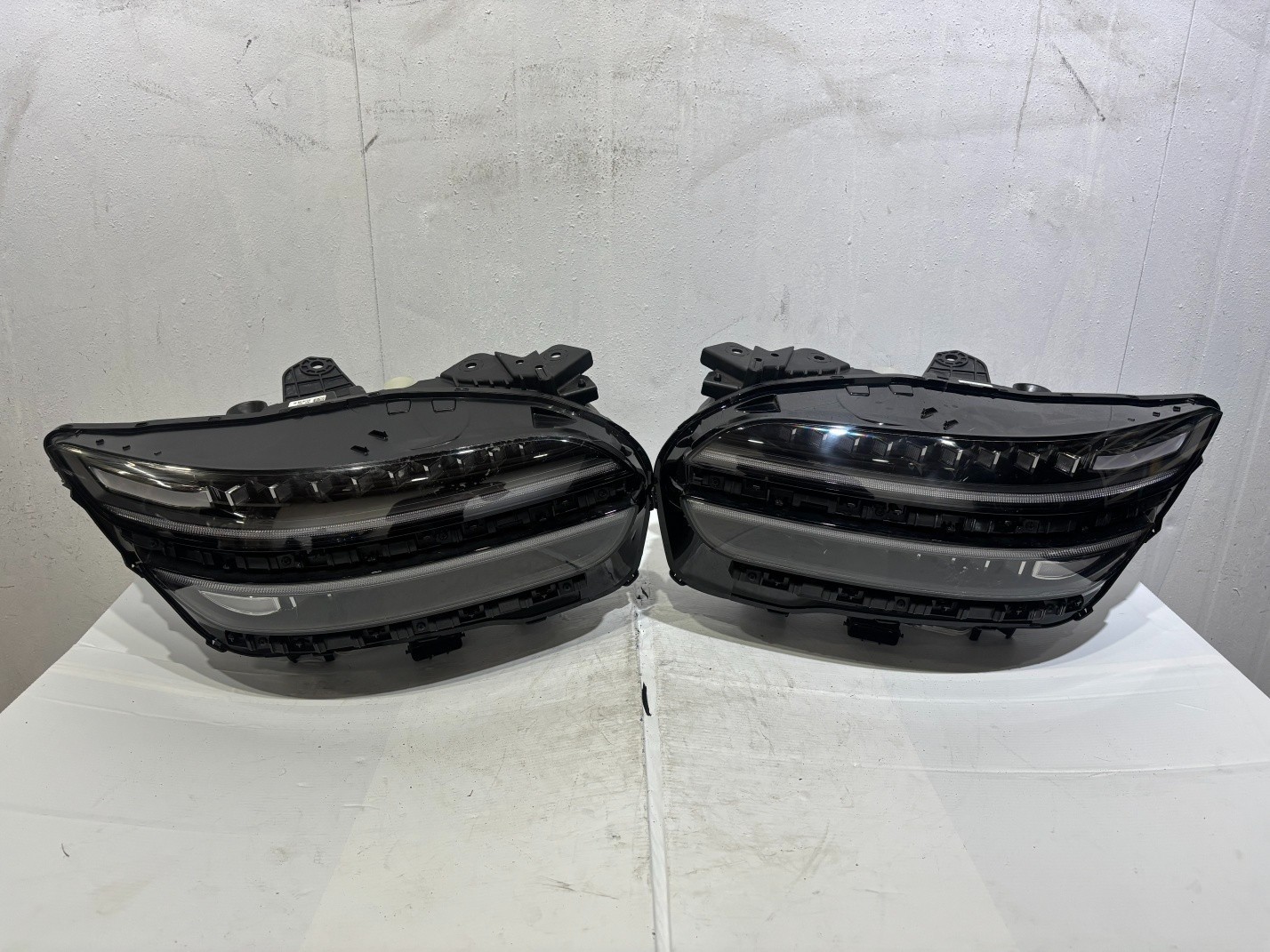 2025-2026 Genesis GV70 FACELIFT EU LEFT RIGHT PAIR FULL LED Headlight 92102AR500 2025-2026 Genesis GV70 FACELIFT EU LEFT RIGHT PAIR FULL LED Headlight 92102AR500