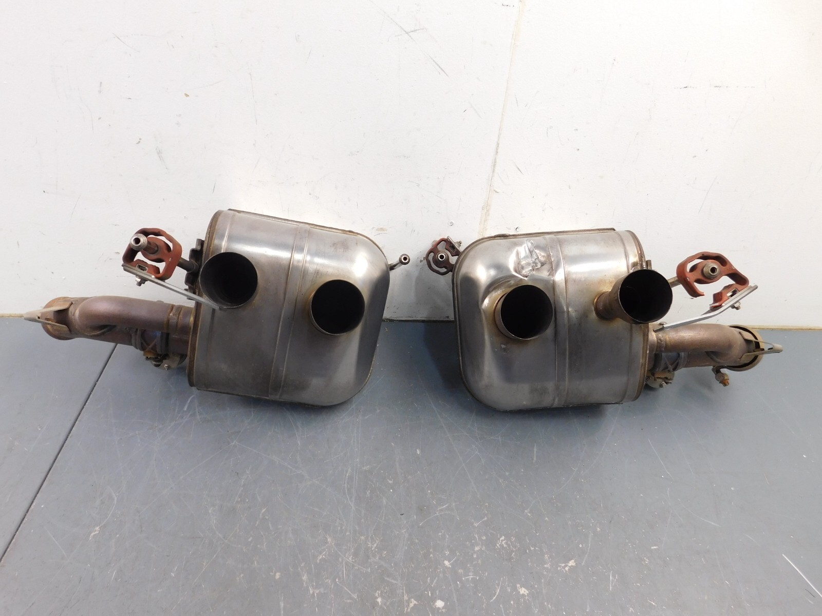 2015 11 12 13 14 16 Ferrari FF Exhaust Muffler Set - Left Dented #7170 J1