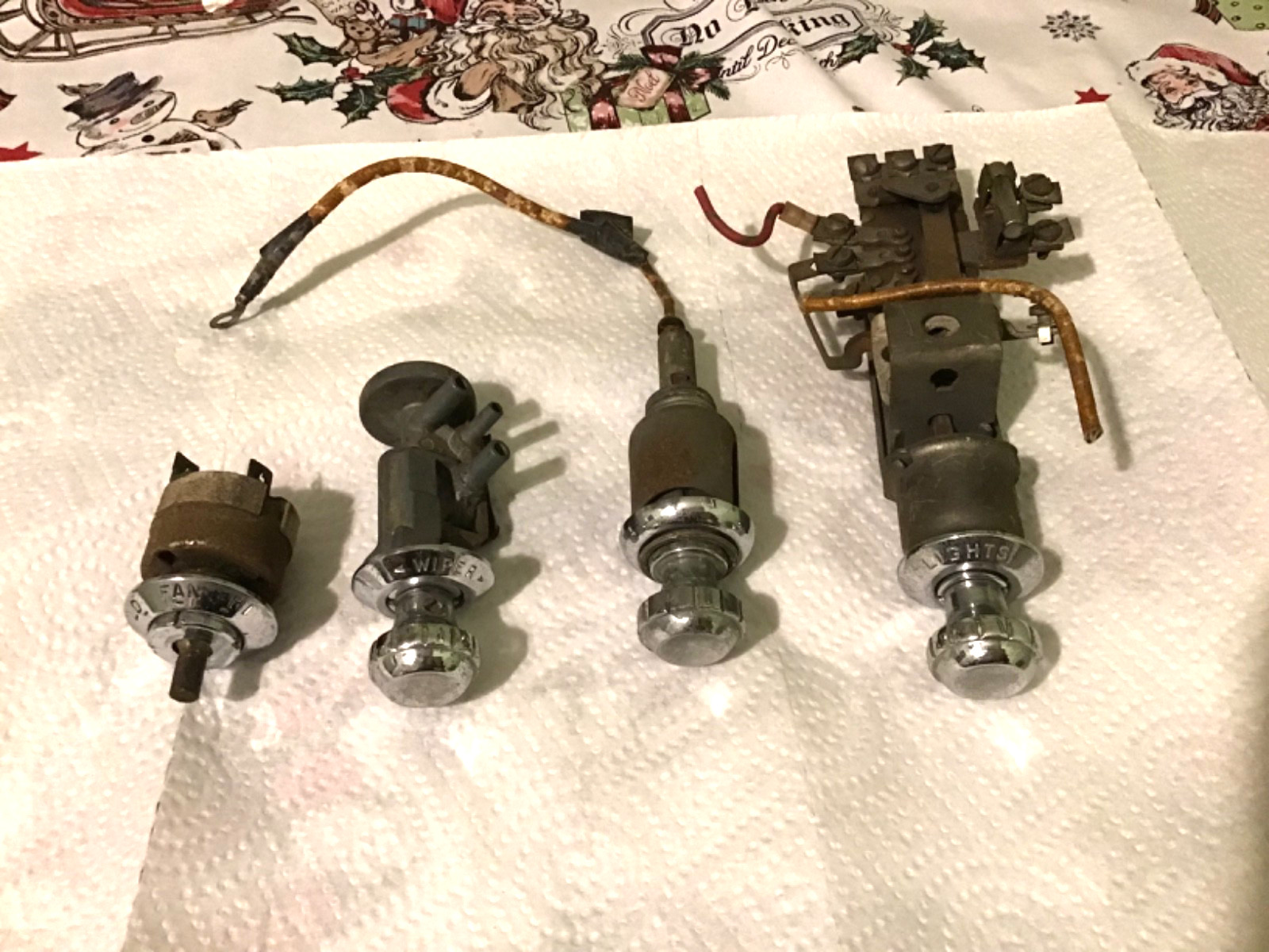 1950’s Pontiac CHEVROLET OLDSMOBILE DASH SWITCHs 1950’s Pontiac CHEVROLET OLDSMOBILE DASH SWITCHs