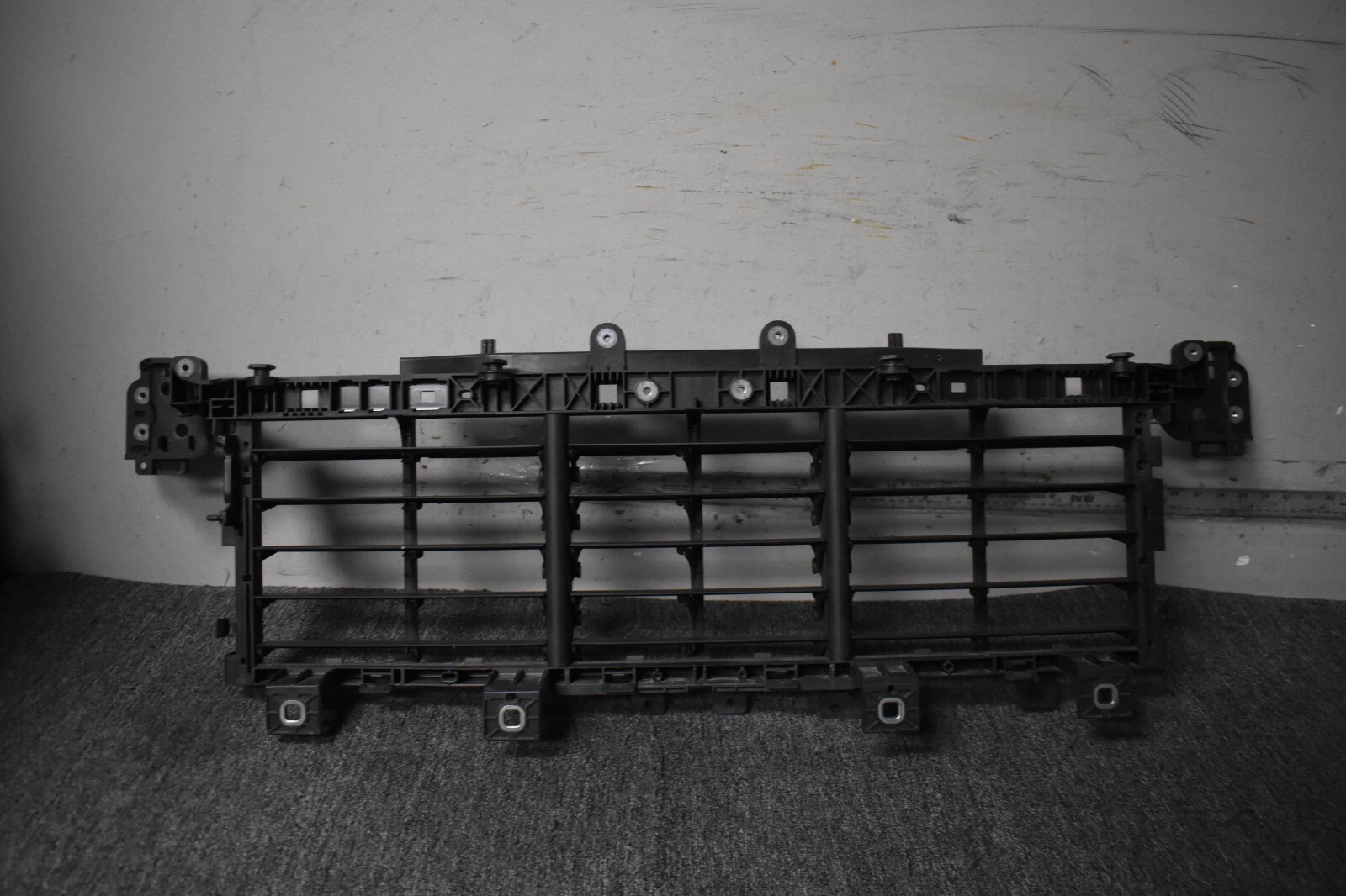 2018-2019 PORSCHE CAYENNE RADIATOR GRILLE FACTORY OEM