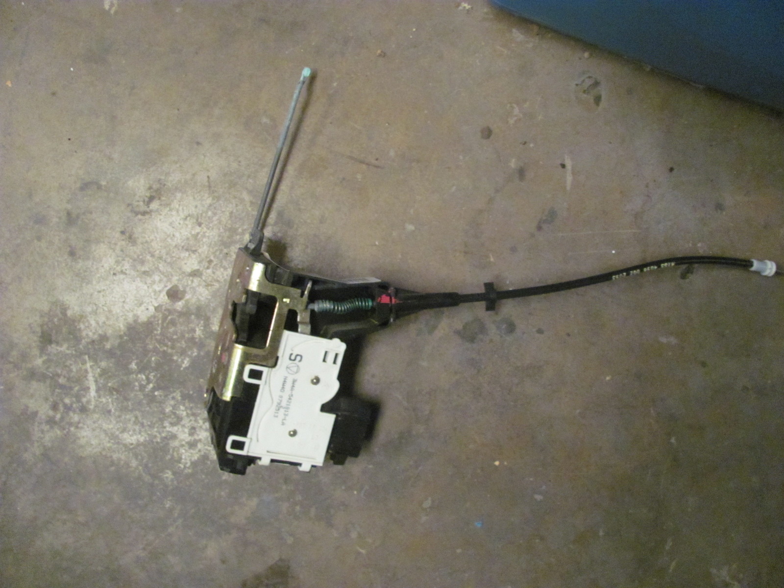 2003 2004 LINCOLN LS  LEFT DRIVER FRONT DOOR LOCK