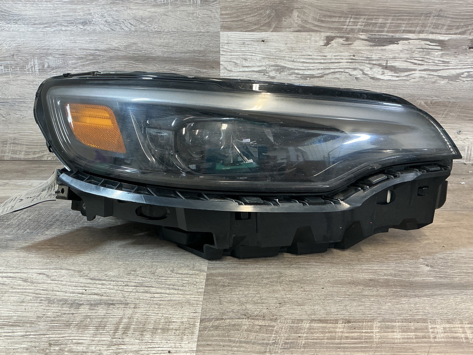 USED - 2019-2023 Jeep Cherokee R Headlamp - OEM USED - 2019-2023 Jeep Cherokee R Headlamp - OEM