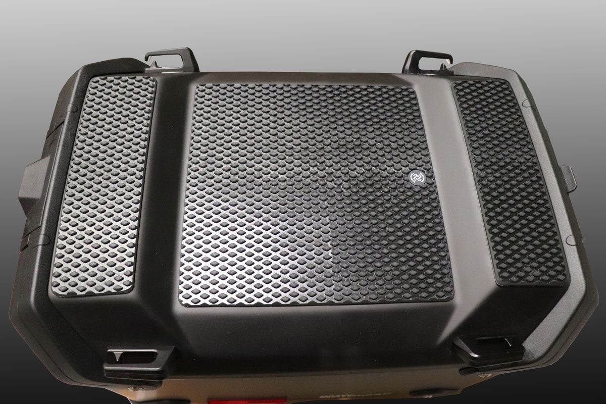 TechSpec Gripster Tank Grip Pads - R1300 GSA (2025-Current) Pannier - SnakeSkin