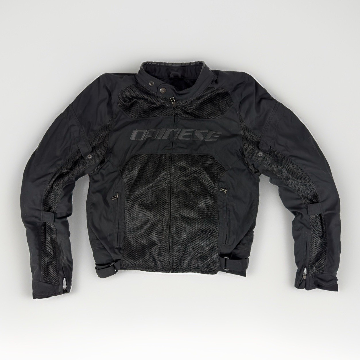 Dainese Men’s Black Mesh Motorcycle Riding Jacket with Armor Size 48 Dainese Men’s Black Mesh Motorcycle Riding Jacket with Armor Size 48
