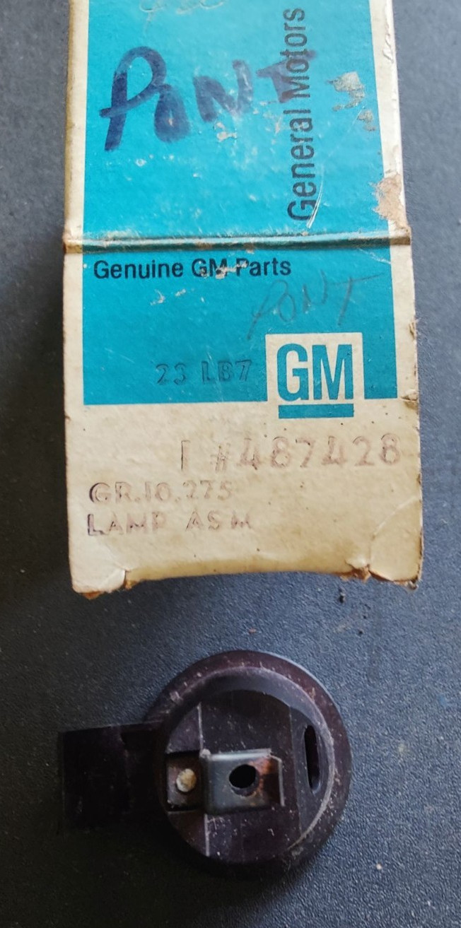 NOS OEM 1974-77 Pontiac A & G Body Console Lamp Assembly GM 487428 NOS OEM 1974-77 Pontiac A & G Body Console Lamp Assembly GM 487428