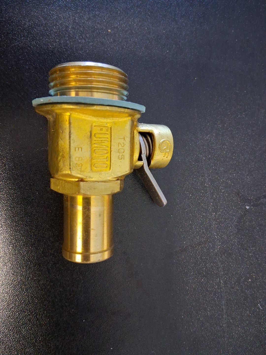 Fumoto T205N Quick Oil Drain Valve w/ Nipple for Caterpillar 1-1/8\