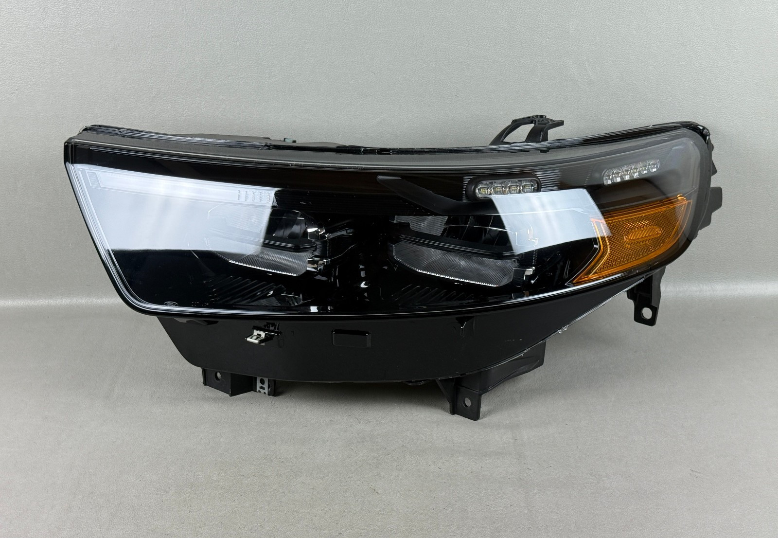 Nice 2020-2024 Ford Explorer Left Driver LH Police LED w/Amber Headlight OEM