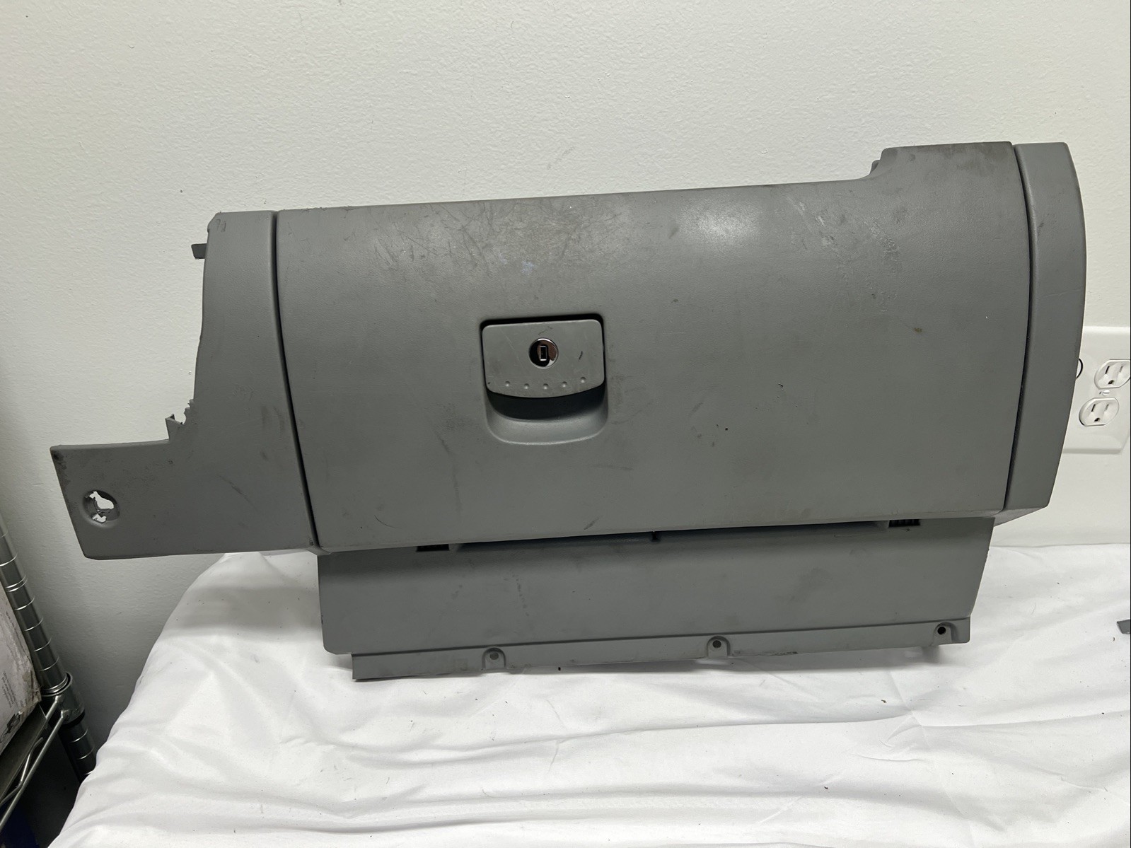 1998-2010 Volkswagen VW Beetle Glovebox Glove Box OEM Gray 1C1880 300
