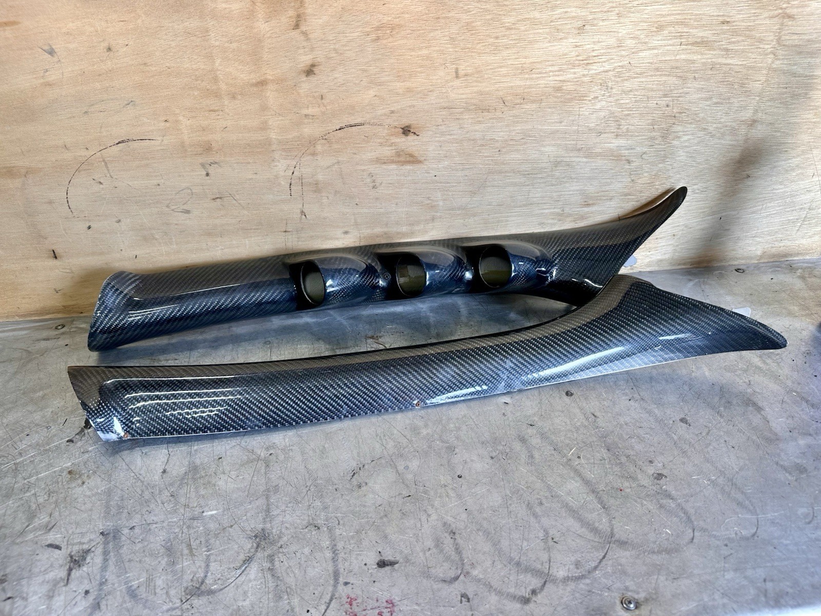 03-05 Neon SRT4 Carbon Fiber A PILLAR Gauge pod W/ OEM Interior A Pillar Trims 03-05 Neon SRT4 Carbon Fiber A PILLAR Gauge pod W/ OEM Interior A Pillar Trims