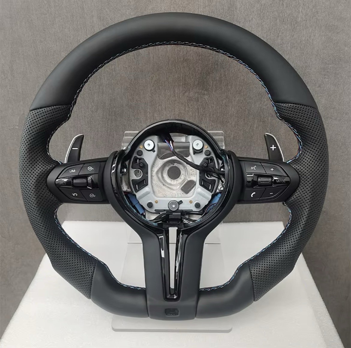 BMW M5 Steering Wheel (look At Last Picture For Guidance) BMW M5 Steering Wheel (look At Last Picture For Guidance)